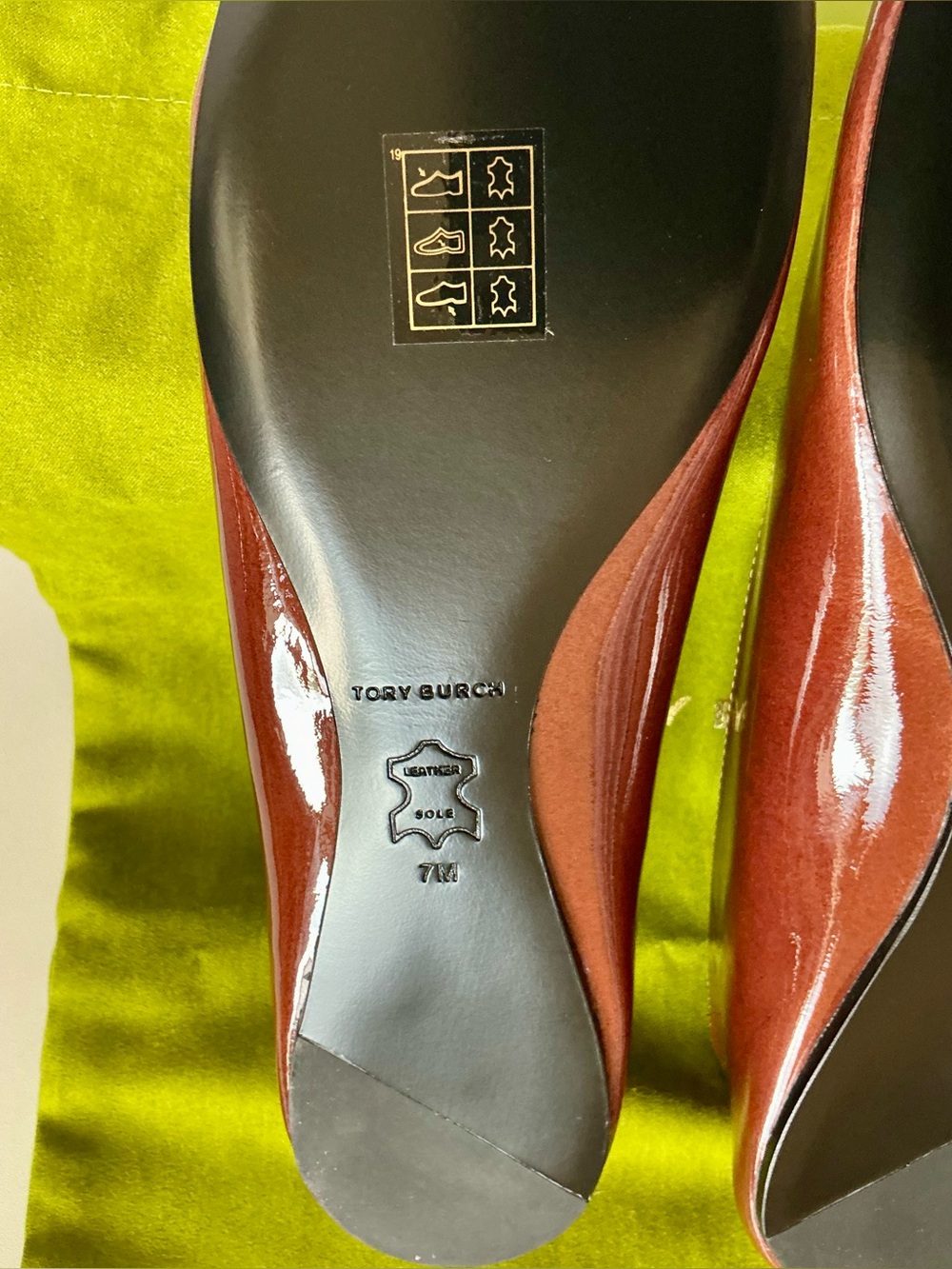 Tory Burch Reva Ballet Flats Russet Brown Patent Leather Size 7 NIB - Picture 9 of 12